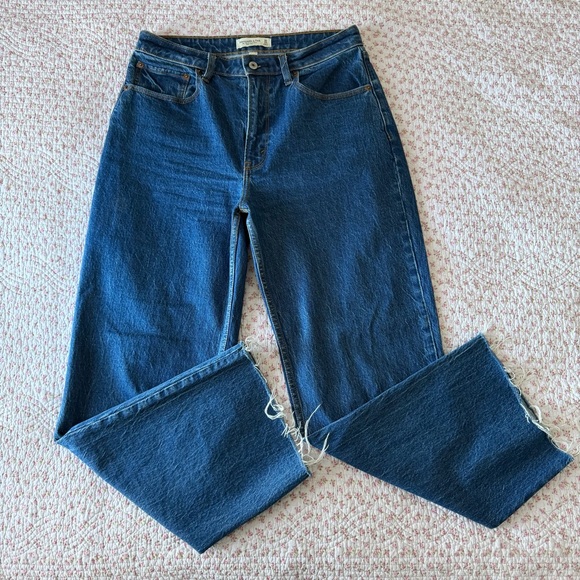 Abercrombie & Fitch Denim - Abercrombie & Fitch Curve Love The ‘90s Relaxed High Rise Jeans Dark Wash Blue